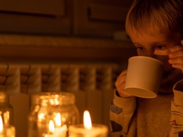 «Подаруй світло» пункт обігріву у Херсоні