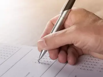 Маніпуляція громадською думкою через соціологічні опитування