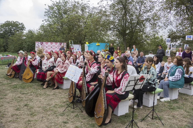 Витоки нашої ідентичності: створення культурно-освітнього центру