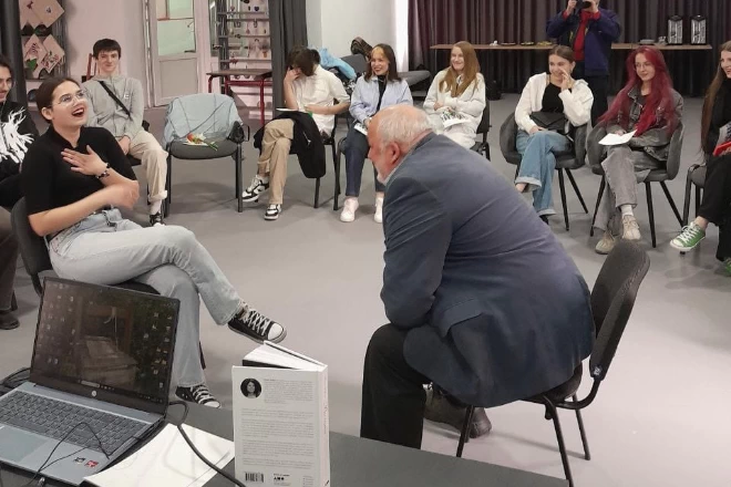 «Кінобункер» – безпечний кінопростір для молоді прикордонного Овруча