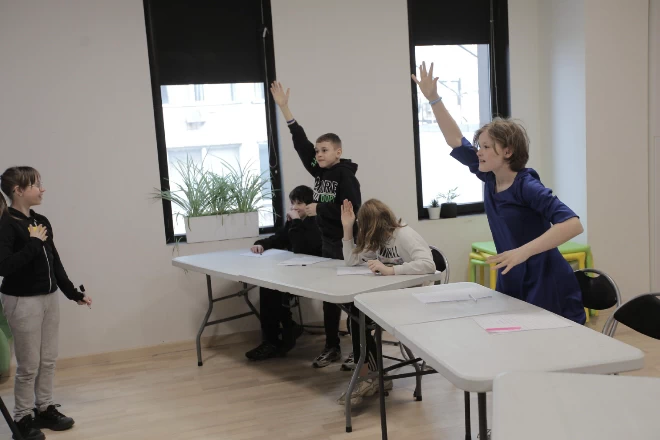 Підтримка українських дітей: безкоштовні заняття з творчості, лідерства та емоційної стійкості