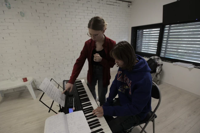 Підтримка українських дітей: безкоштовні заняття з творчості, лідерства та емоційної стійкості