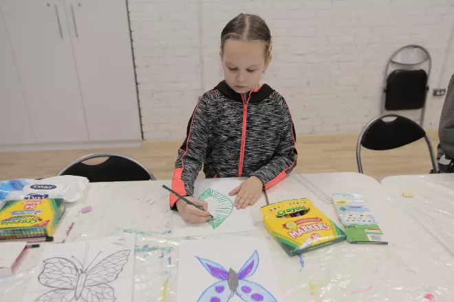 Підтримка українських дітей: безкоштовні заняття з творчості, лідерства та емоційної стійкості