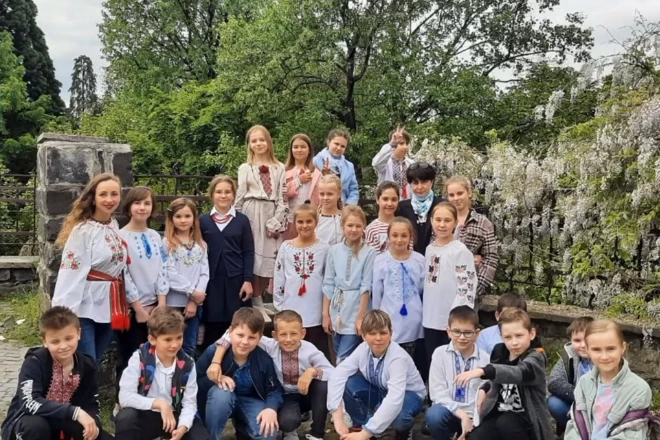 «Біблійські поеми»: Біблія у віршованій формі для морального та християнського виховання молоді